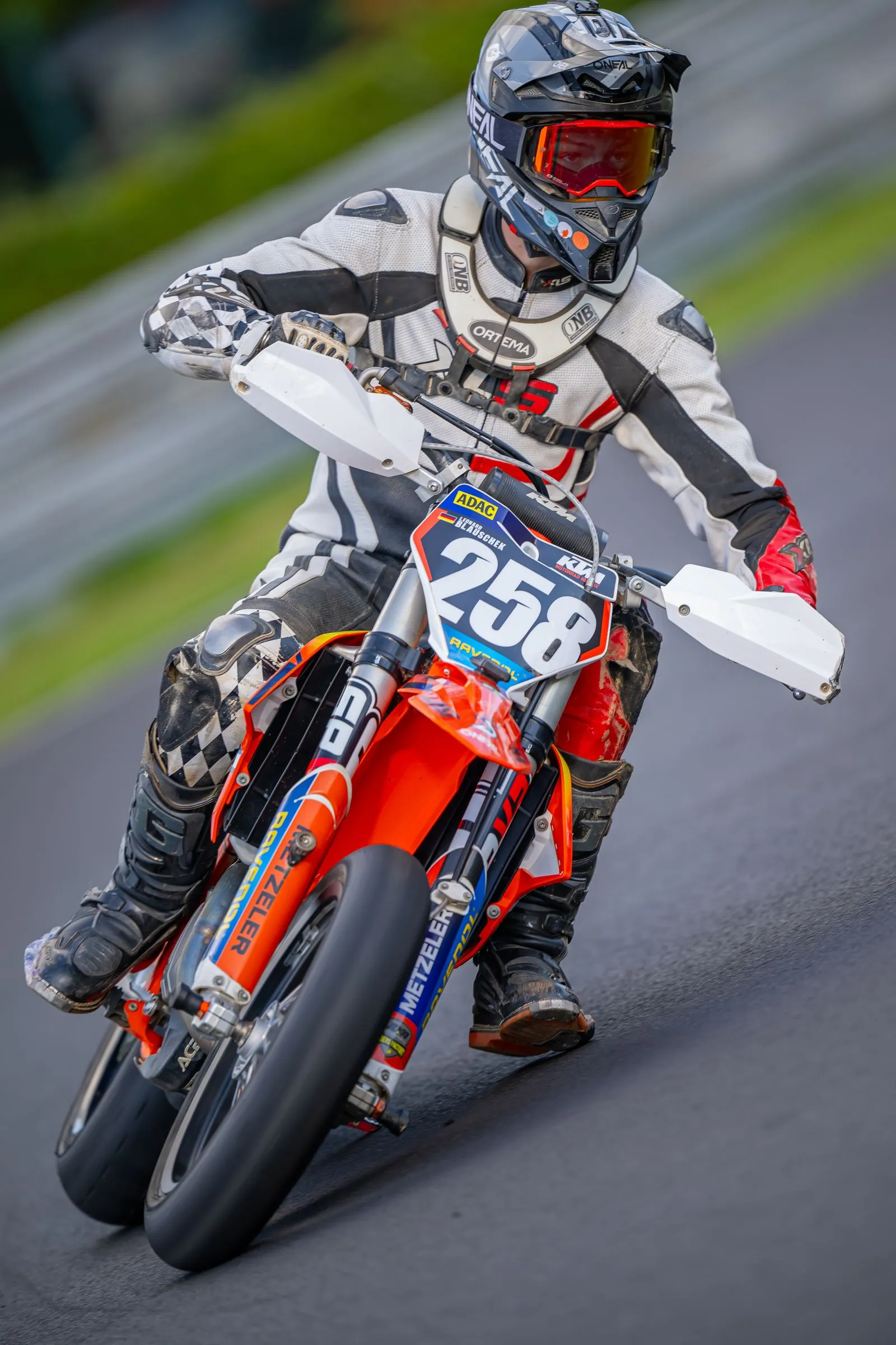 Finale Wittgenborn: frontal in die Kurve, Startnummer 258